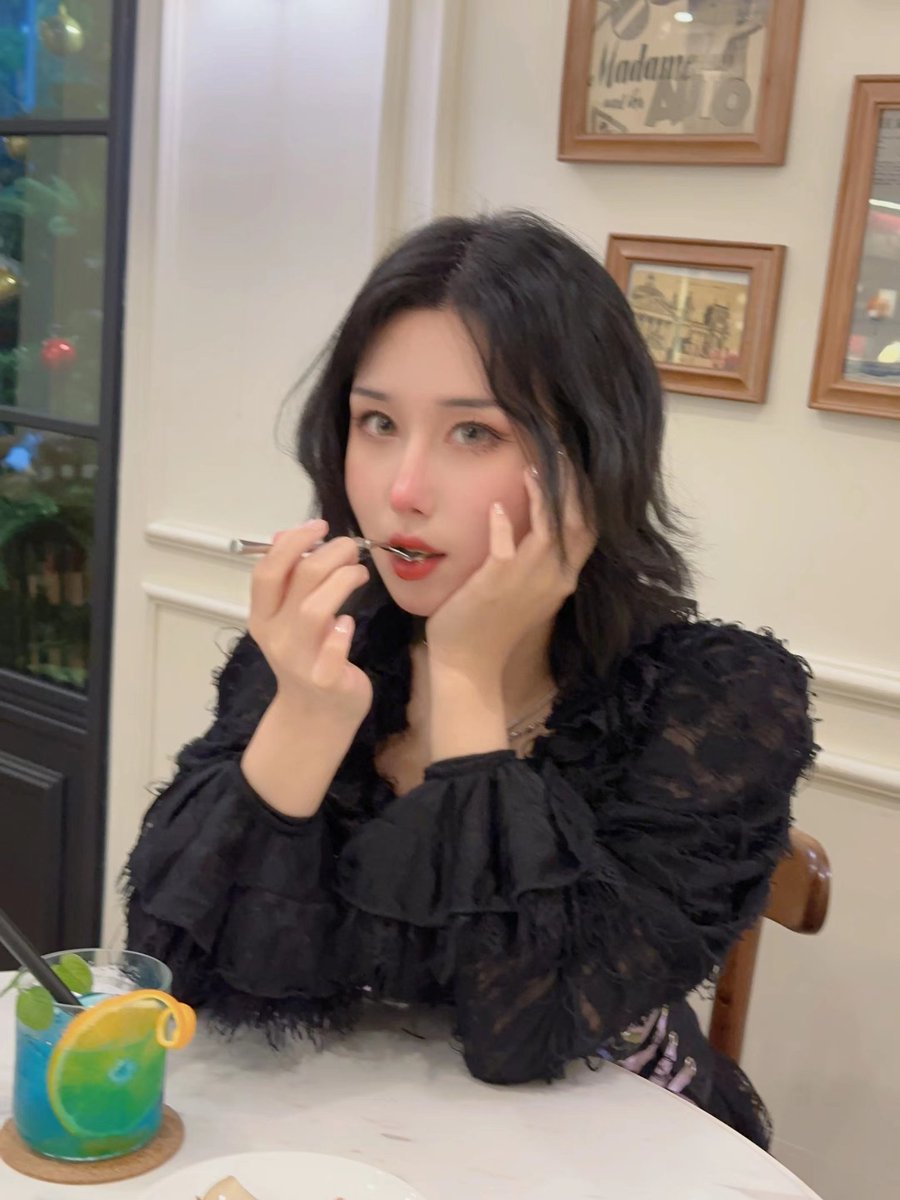 分你吃一口 https://t.co/13e9VLSgc4