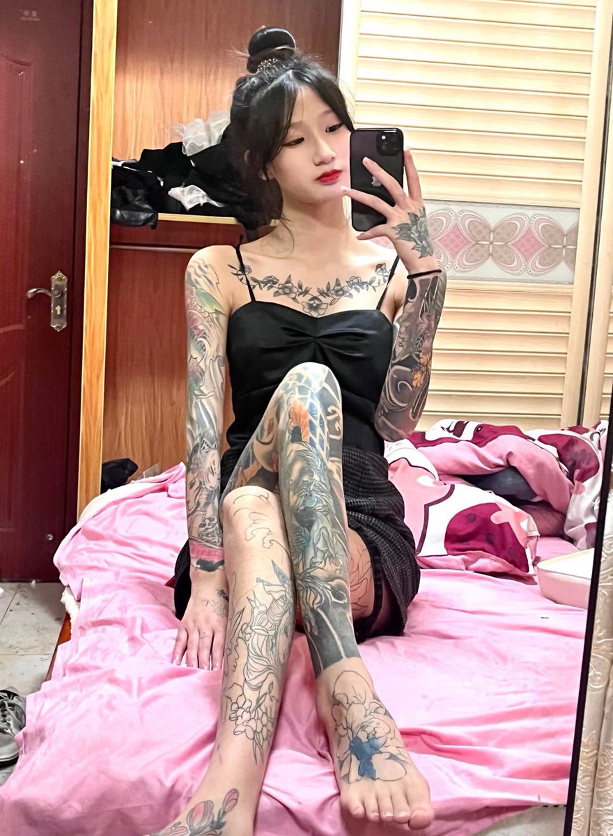 这么大的脚一脚下去鸡吧就要喷了吧。

#精神小妹 #女性崇拜 #ATM奴 #早泄 #无脑上供 #自毁 #绿帽 #脚奴 #足控 #素人开发 #原味 #冤种 #贱狗 #辱骂 #盯射 #脚奴 #舔狗 #反差 #榨精 #洗脑 https://t.co/9jvYs9MMo2