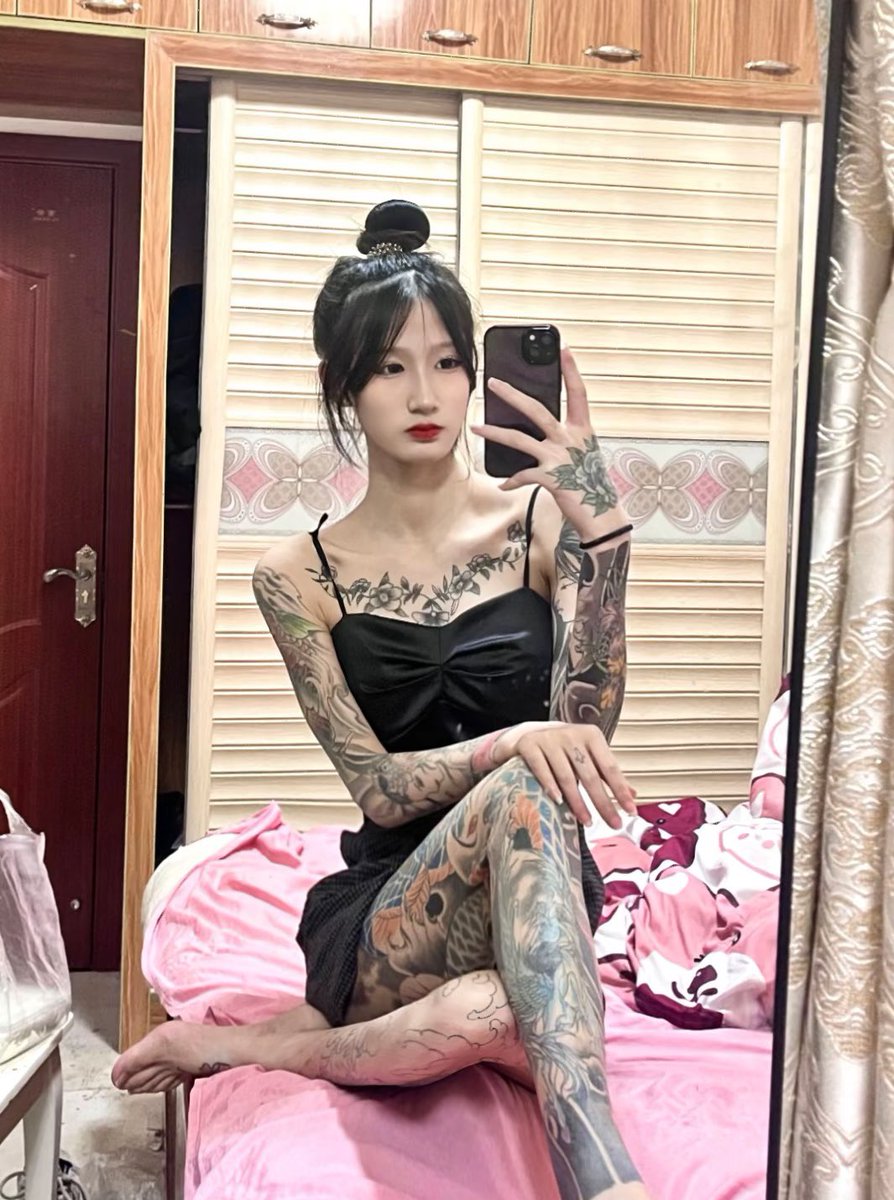 这么大的脚一脚下去鸡吧就要喷了吧。

#精神小妹 #女性崇拜 #ATM奴 #早泄 #无脑上供 #自毁 #绿帽 #脚奴 #足控 #素人开发 #原味 #冤种 #贱狗 #辱骂 #盯射 #脚奴 #舔狗 #反差 #榨精 #洗脑 https://t.co/9jvYs9MMo2