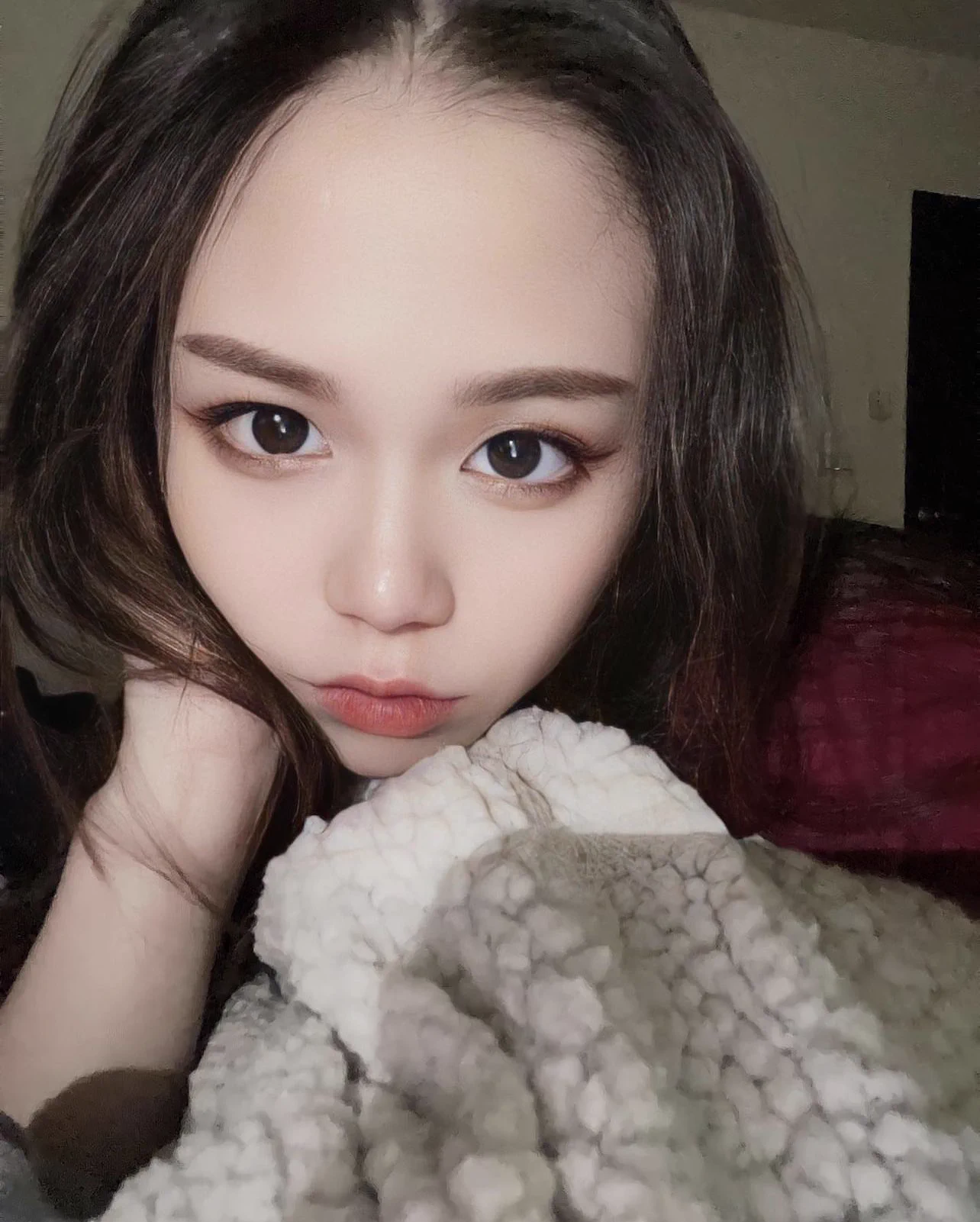 有點好奇 有人會想要我趴在他身上嗎？ https://t.co/YMkx6Tpz4a
