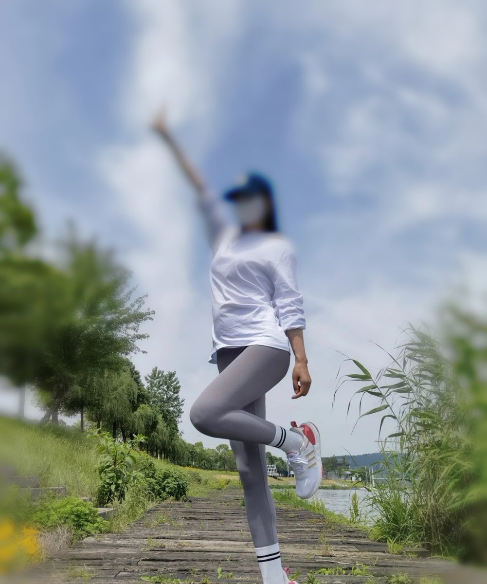 我喜欢爱憎分明，不讨喜，却自由， https://t.co/imtxdJLtEr