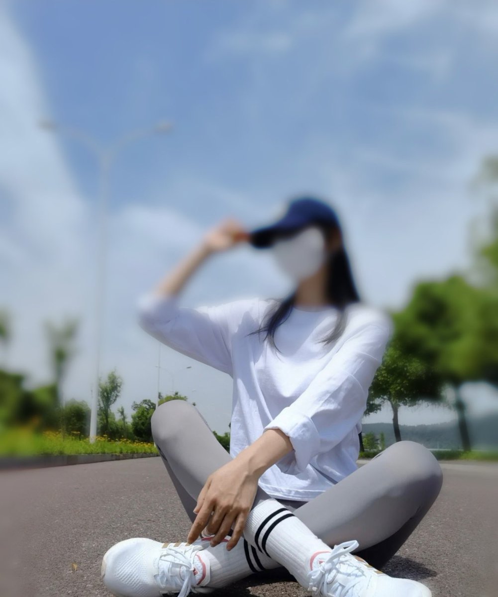 我喜欢爱憎分明，不讨喜，却自由， https://t.co/imtxdJLtEr