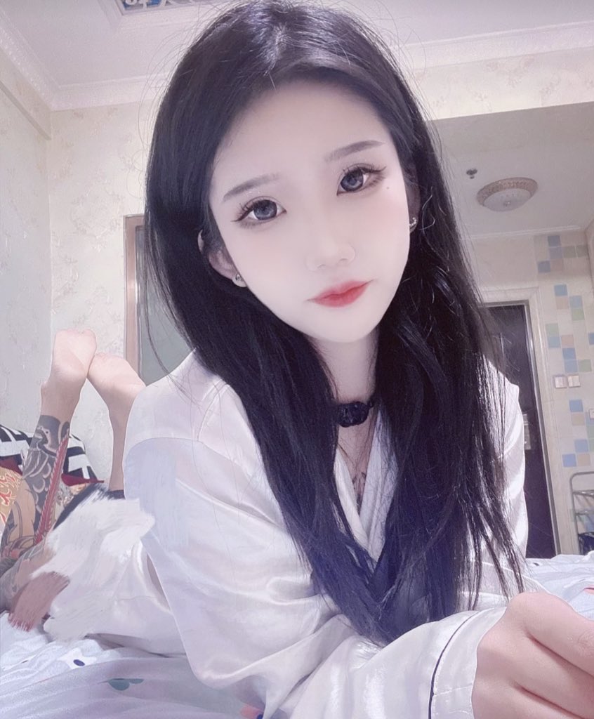 原来亲妈不仅ktv陪酒倒贴男友，而且是和另一个精神小妹一起
别人有两个精神小妹倒贴养，做饭，做爱伺候
傻逼每天吐钱吐到吃不起饭，看着脚和纹身可悲的自慰。爽死了

#精神小妹 #早泄 #atm奴 #女性崇拜 #无脑上供 #自毁 #绿帽 #脚奴 #足控 #素人开发 #冤种 #辱骂 #脚奴 #舔狗 #反差 #榨精  #奴下奴 https://t.co/2nNVcIPvUC