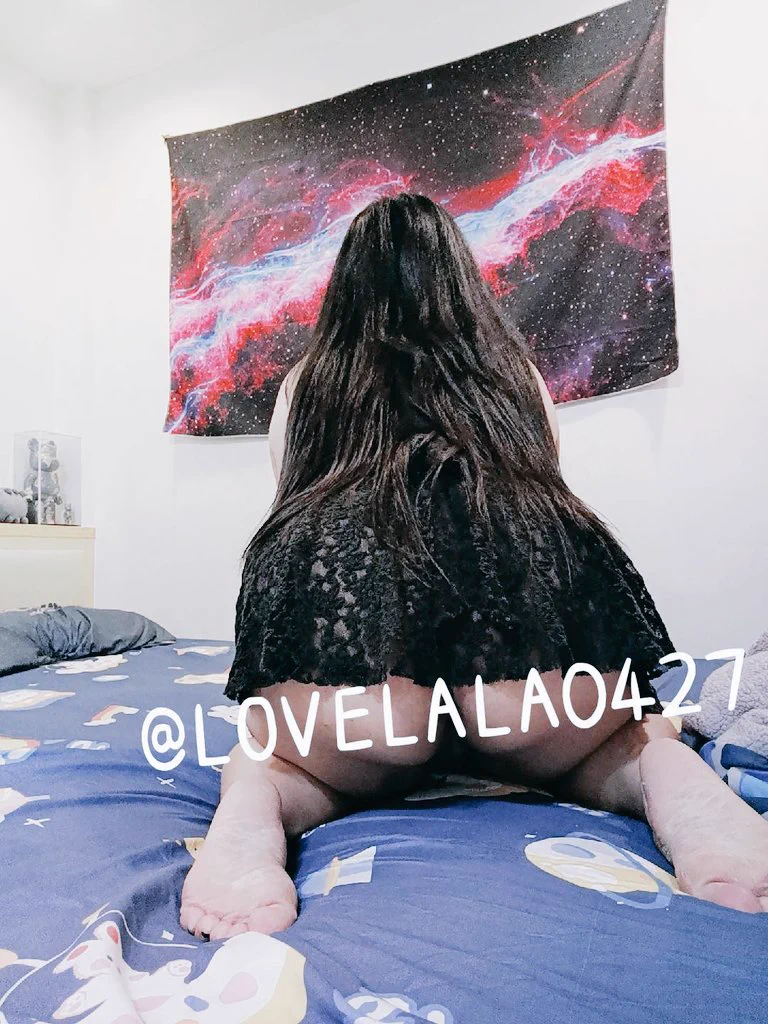 整理好家裡拍一張美美的照片🤤我的房間真的很適合補圖庫有沒有人要跟我一起補阿🥺#愛心推推❤️#跟隨開啟小鈴鐺🔔#有沒有人要跟我一起補圖庫阿🥺 https://t.co/YknwP7nMxT