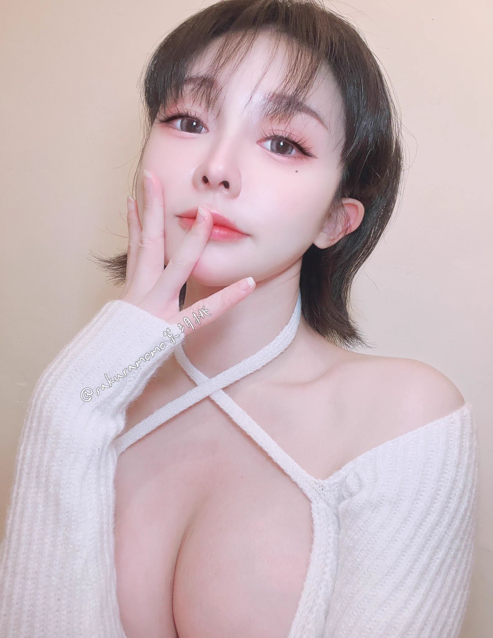 瀏海稀疏的🍑怎麽救 https://t.co/Acz7FfYK33