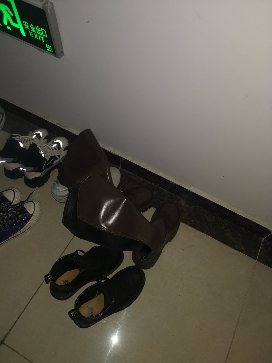 把剩下四张图都发完！#扫楼 https://t.co/jwr3nCJMBB