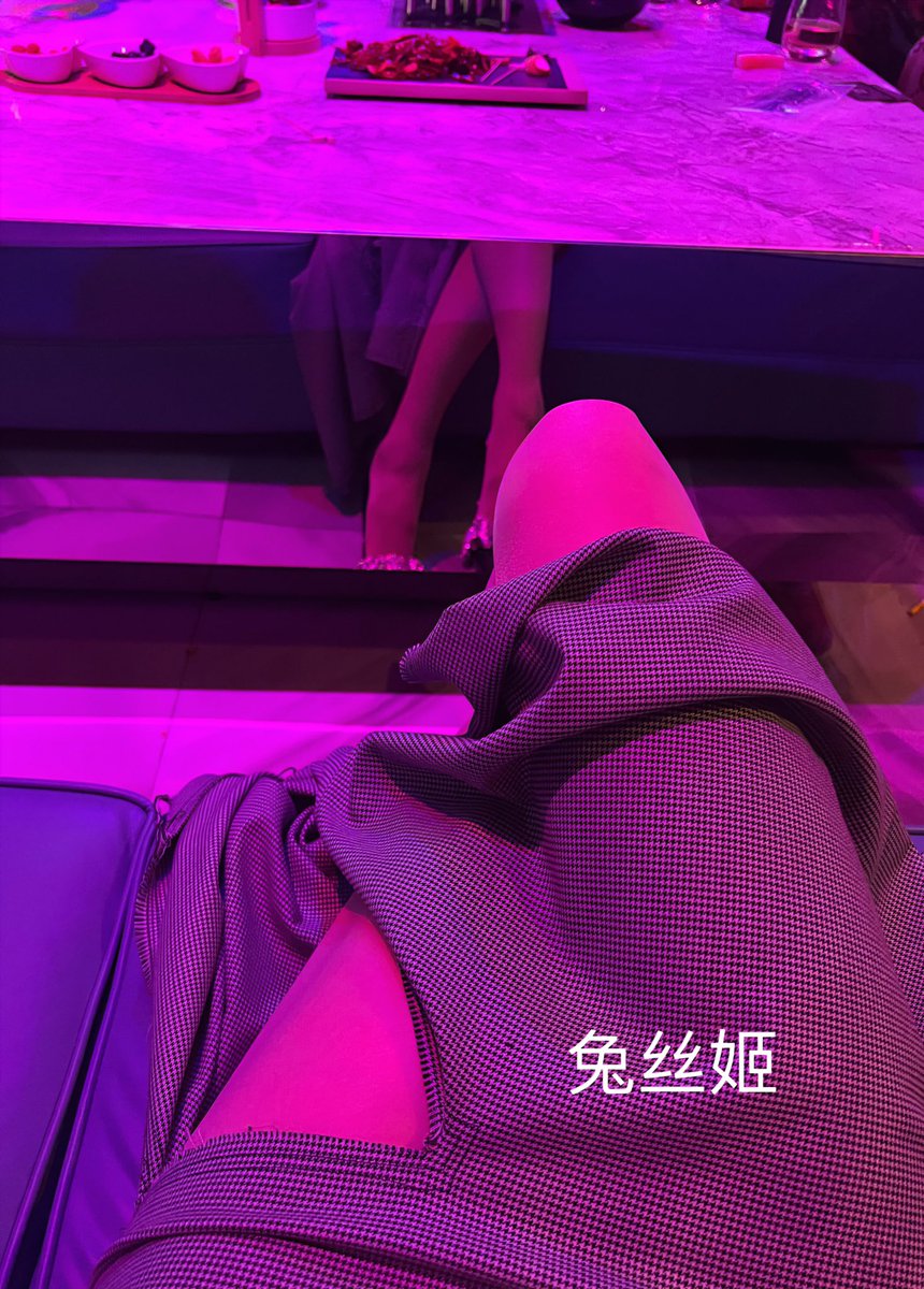 跨的过年，你是否跨的过，我的腿！ https://t.co/oreQlxvpxM