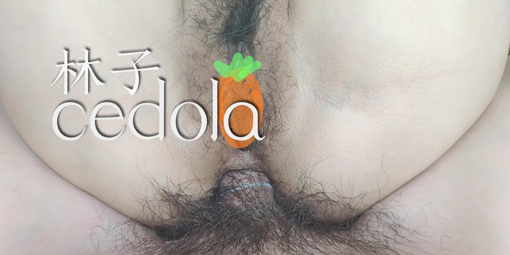 老婆为了陪赵哥跨年，温泉也要推迟去了。快一点回来才知道是在私人影院里过的。我接着后入了一炮，给老婆个完整的跨年。不得不说，刚刚被滋润过的老婆，后庭也是格外的湿，稍微摸了下就一插到底了。 https://t.co/yXKY0vEpC0