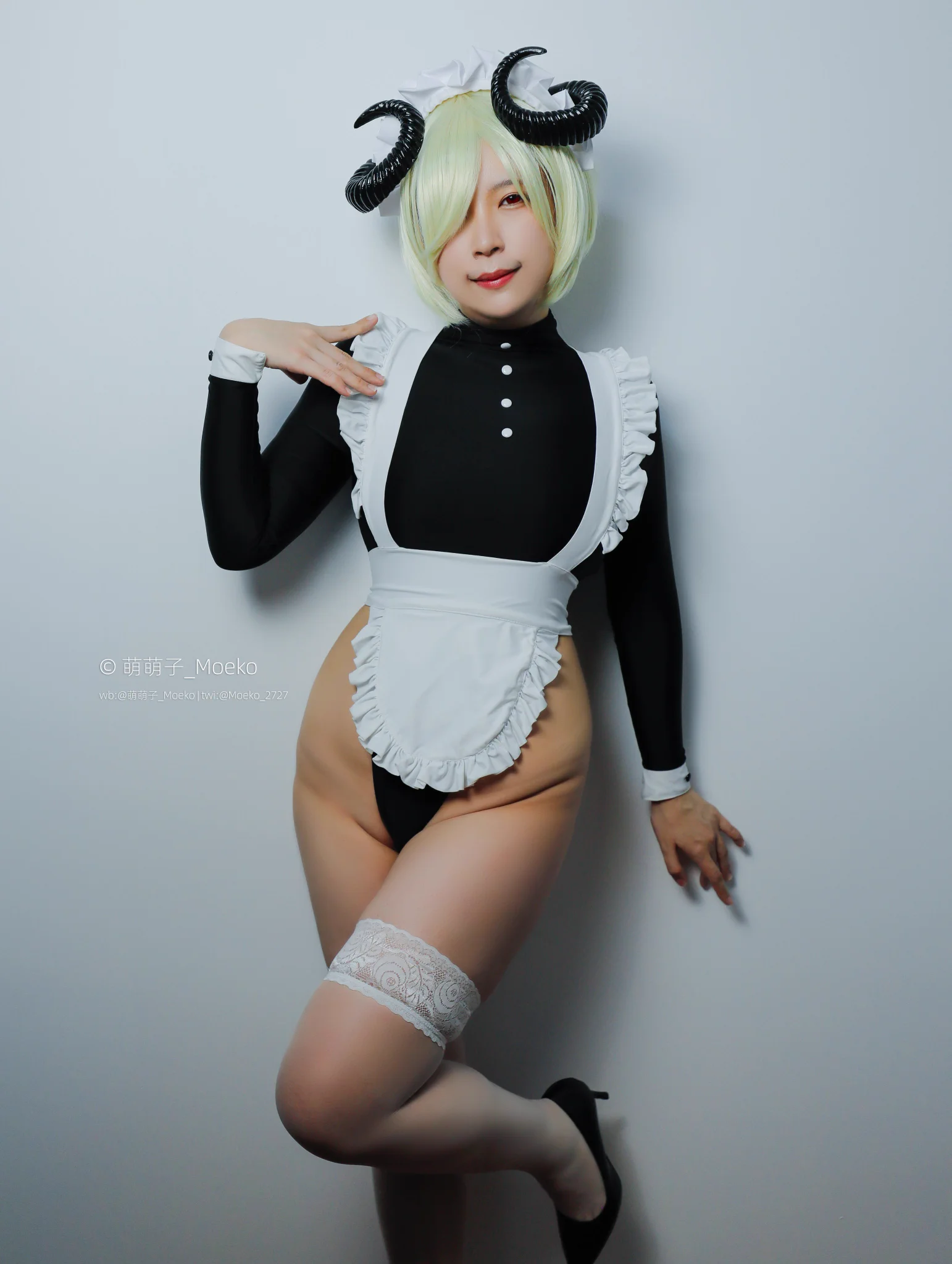 2023年的第一个工作日，肉肉腿的女仆为你加油哦💕👗：@Waimengshe 🧦：@Lingerie_00 @Lingerie_0 「秘.羽白」 https://t.co/VAe0Wp5XYB