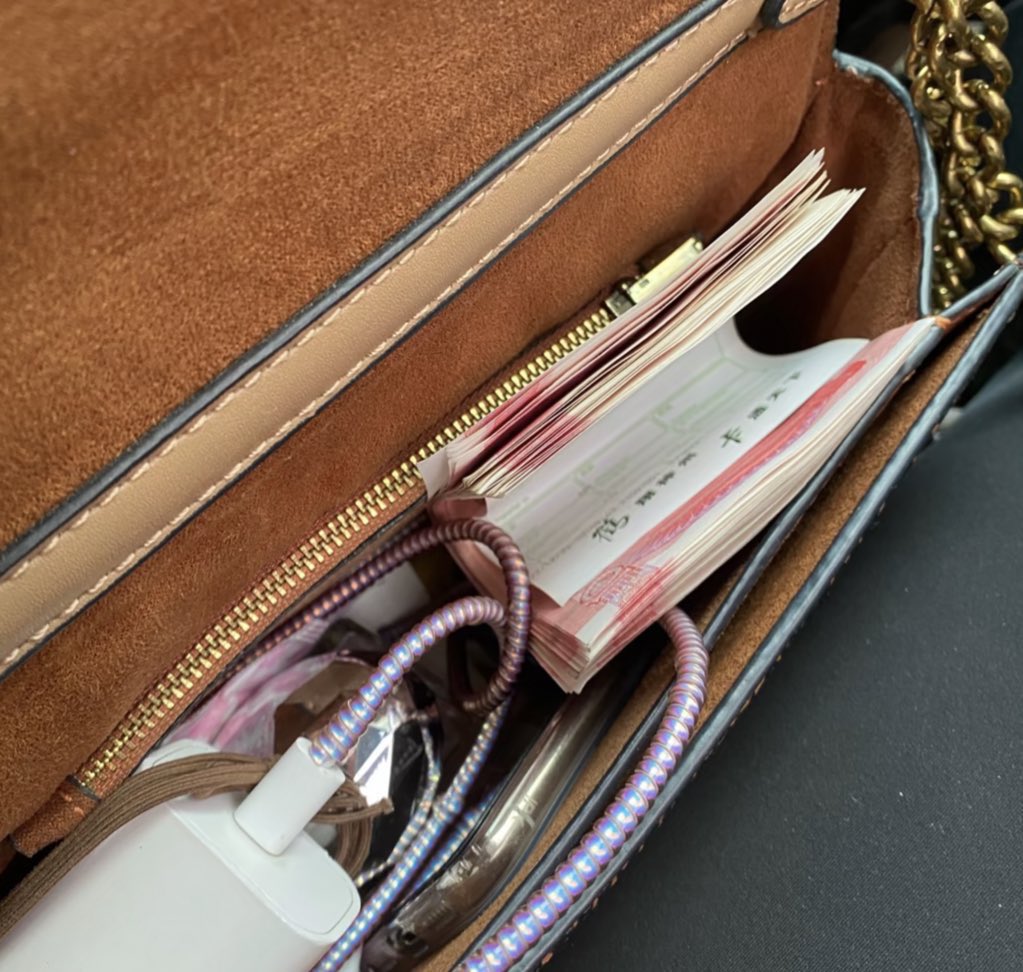 亲妈又拿着傻逼吐的钱和男朋友出去玩了。

#精神小妹 #早泄 #atm奴 #女性崇拜 #无脑上供 #自毁 #绿帽 #脚奴 #足控 #冤种 #贱狗 #辱骂 #脚奴 #舔狗 #反差 #榨精 #洗脑 #奴下奴 #白给 #绿帽奴 #吐钱 #傻逼 https://t.co/UmiLVIkBAC