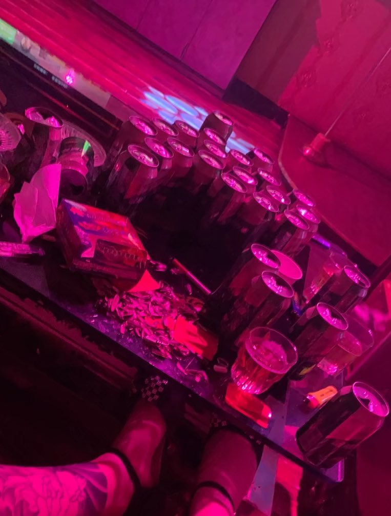 精神亲妈工作的时候还没忘记让傻逼吐钱，傻逼就应该躺桌子下面给亲妈陪酒那么累闷的出汗发臭的脚全吸干净报答亲妈。

#精神小妹 #早泄 #atm奴 #女性崇拜 #无脑上供 #自毁 #绿帽 #脚奴 #足控 #冤种 #贱狗 #辱骂 #脚奴 #舔狗 #反差 #榨精 #洗脑 #奴下奴 #白给 #绿帽奴 #吐钱 https://t.co/KnFGYy0l6p