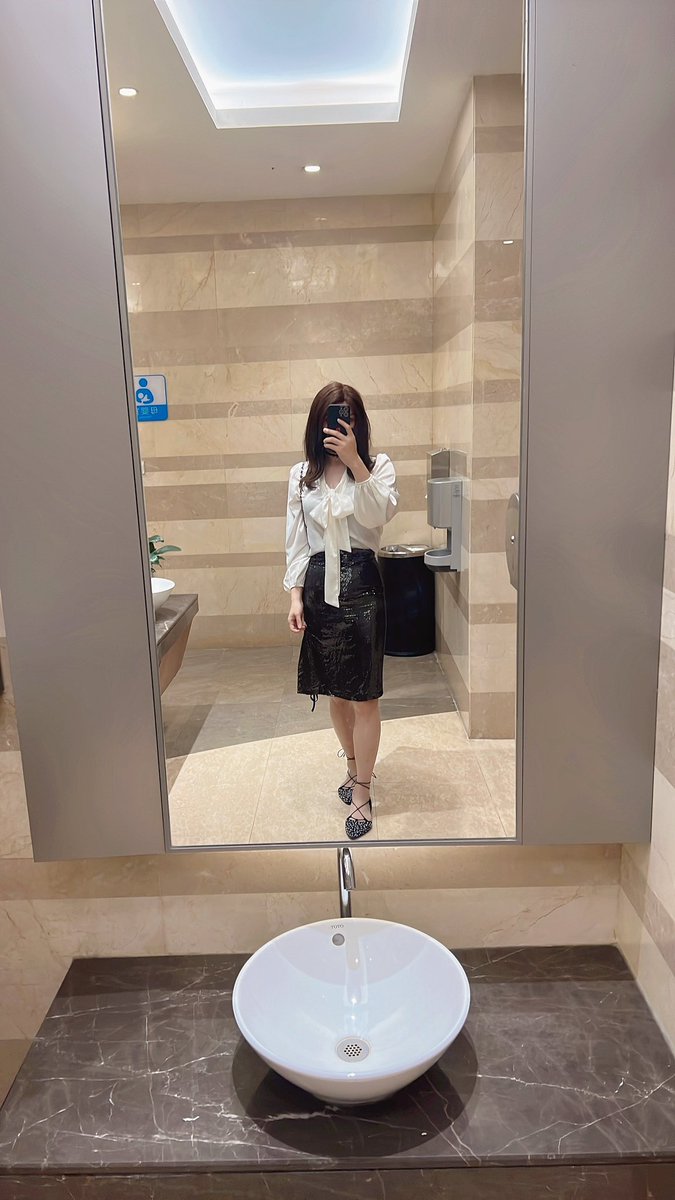 一大早起来发现掉了几百粉，就知道推又开始大面积封号了，吓得我赶紧把前天的推删了，我还是老老实实做清水推好了，感谢大家的支持呀 https://t.co/lT9TsP8OXJ