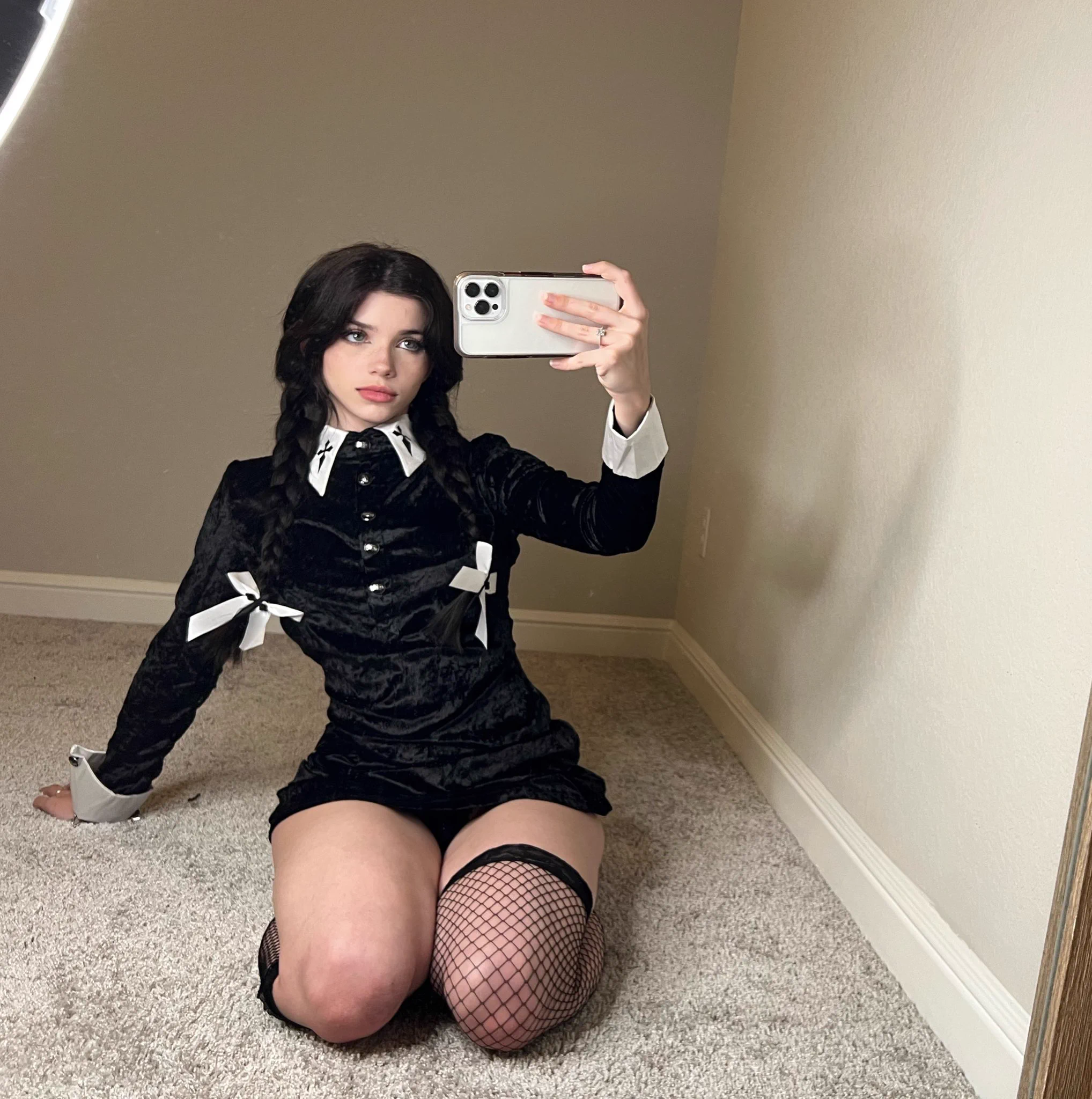 wednesday addams 🖤 https://t.co/GFuNXz25JJ