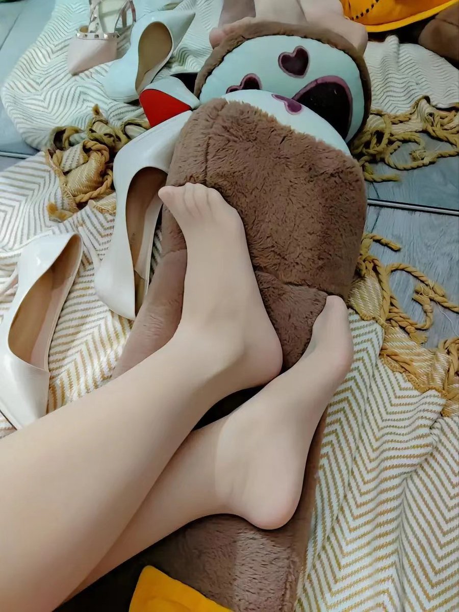 不想起床，明天又要上班了，哎 https://t.co/1MZtYgYX86