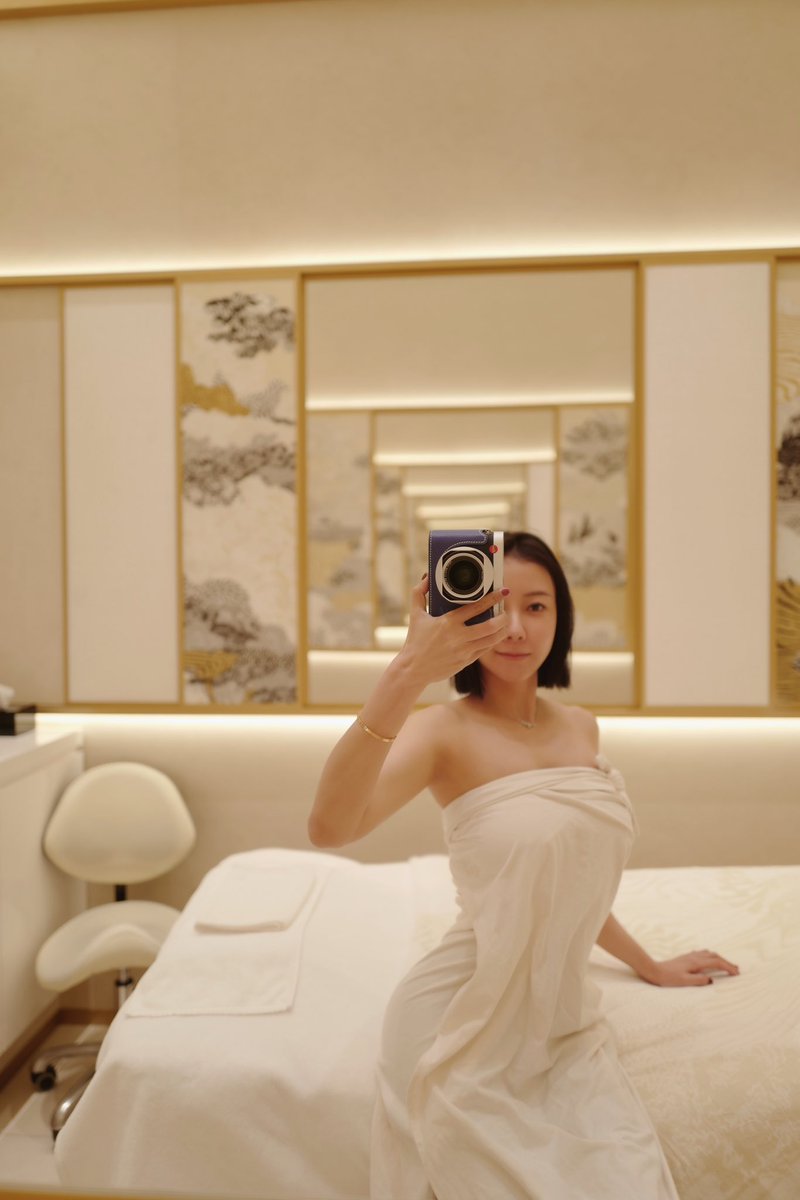 今天是素颜果，体验了一把Chanel💆护理。@guoer0212 https://t.co/9ZmolB8DAm