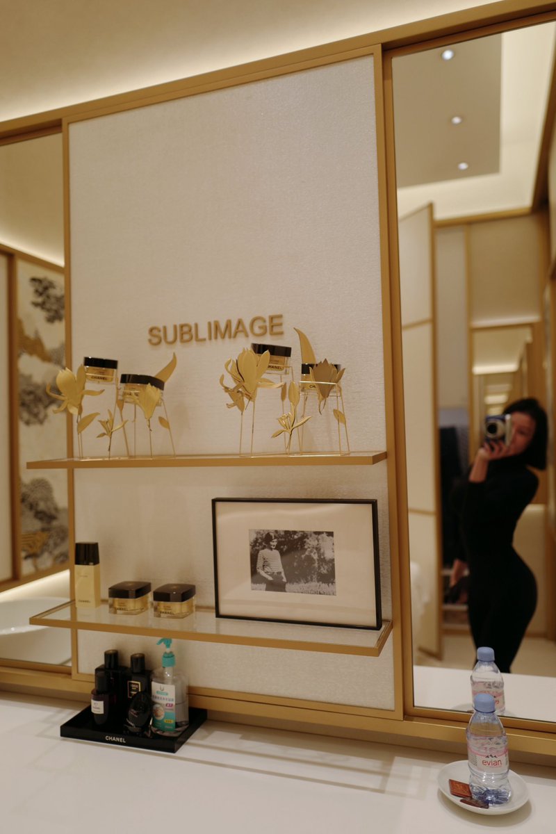 今天是素颜果，体验了一把Chanel💆护理。@guoer0212 https://t.co/9ZmolB8DAm