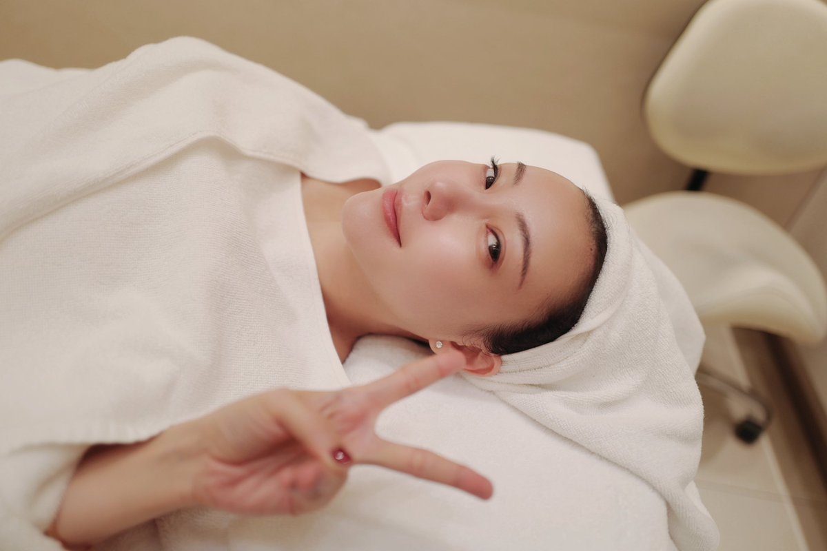 今天是素颜果，体验了一把Chanel💆护理。@guoer0212 https://t.co/9ZmolB8DAm