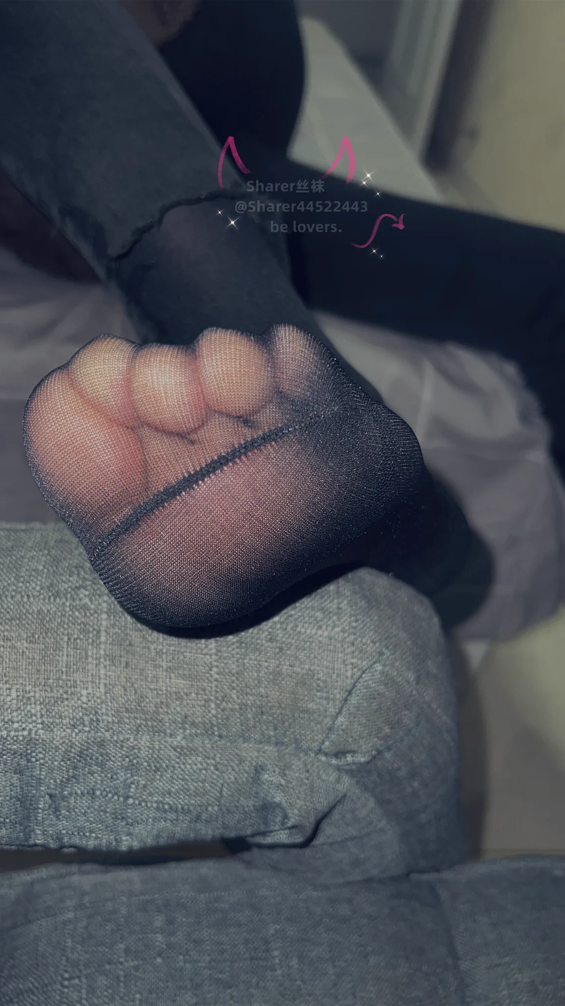 🎀升温了...👢有点捂脚了..图一的五颗小肉球想吃不?#裤里丝 #黑丝脚 #原味丝袜 https://t.co/zwrYLsQHXz