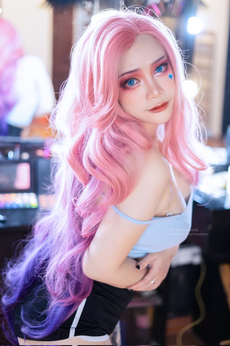 Only 50 codes 20% NANAVALENTINE for my Gumroad, choose wisely 😘 https://t.co/Q5sbHft1ao