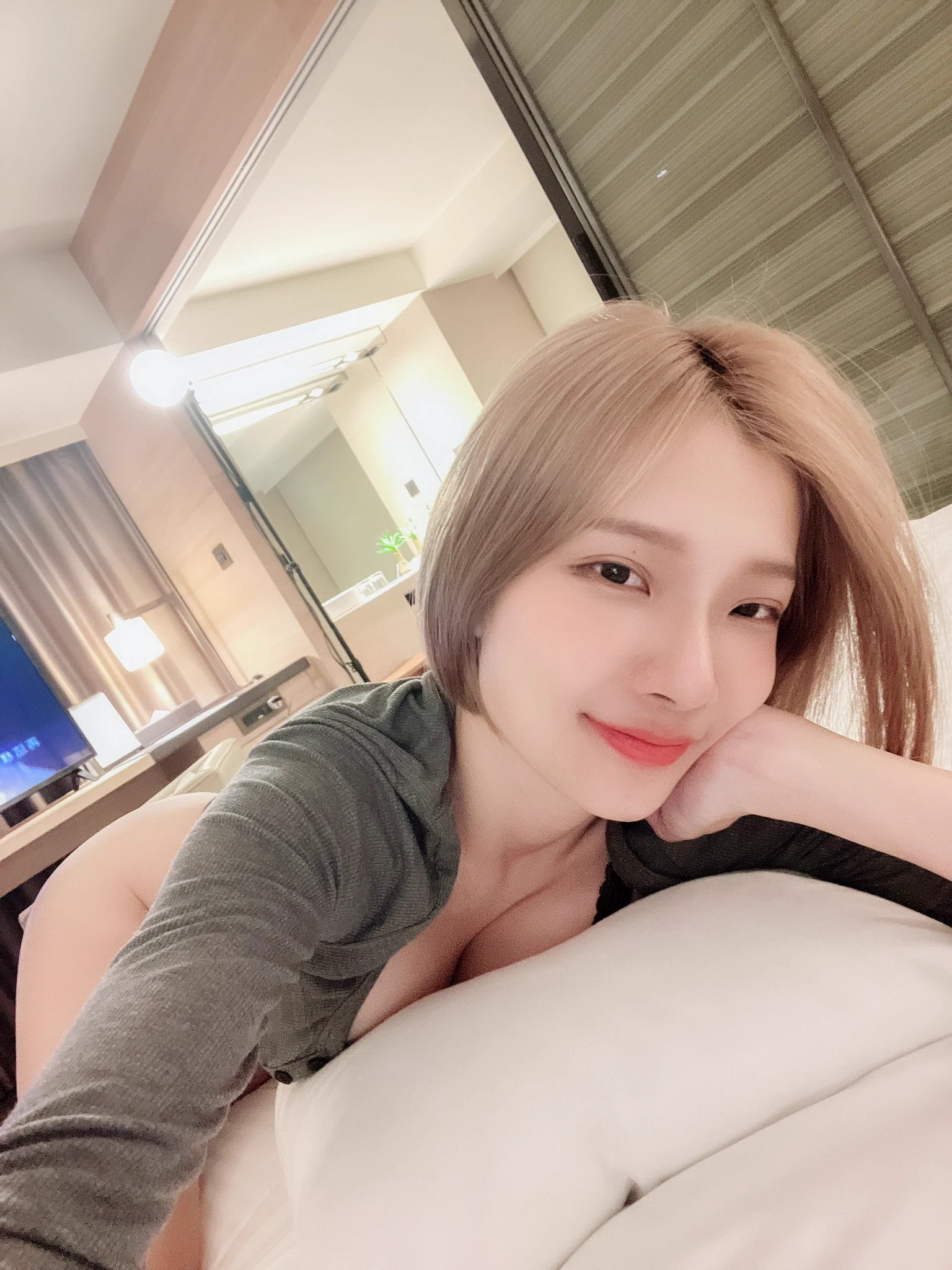人們只想束縛你 而我希望你做你自己 https://t.co/dcip2P3l44