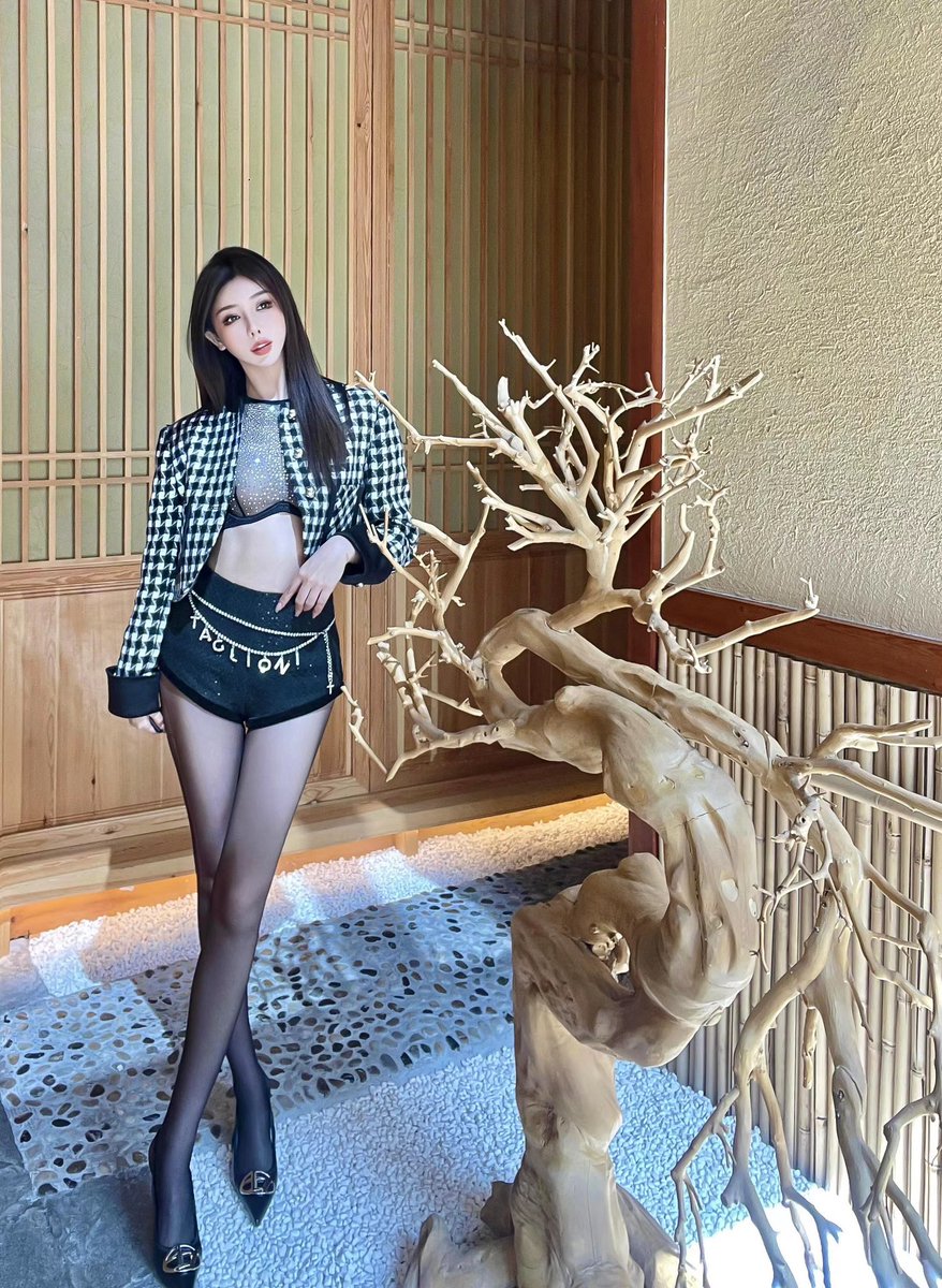 深夜福利
Lisa回归 老粉们的女神 https://t.co/ldhCHPYPgr