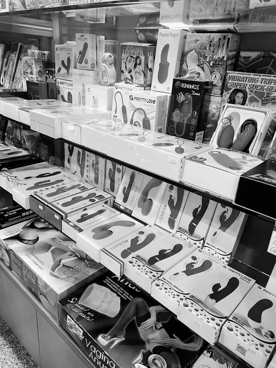 為什麼不全部買給我？生氣😡

#按摩棒 #主僕 #性用品 #欲求不滿 https://t.co/30v2q44EUH