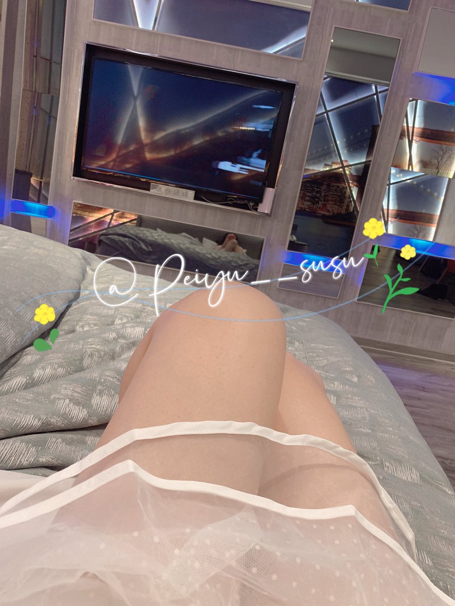 見你的第一印象是不喜歡你
覺得你這個人很冷很難親近
沒想過我們會有任何的交集
也沒想過你會成為我目前的例外
你的出現讓我想起自己遺失的熱情
-

希望自己能有勇氣擁抱你

#在一起的日子是快樂的 https://t.co/15YvA11ZO0