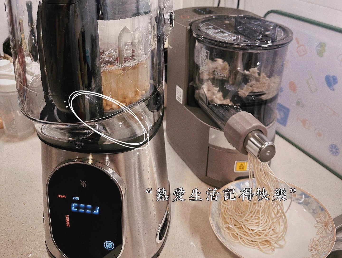 发点这半个月的点滴，搬家终于搬完了，直播间也终于弄好了，尝试一下学新的乐器，努力让生活慢下来，女神节快乐哟，愿所有女生都能被温柔以待💕 https://t.co/YRXRn1j8qF