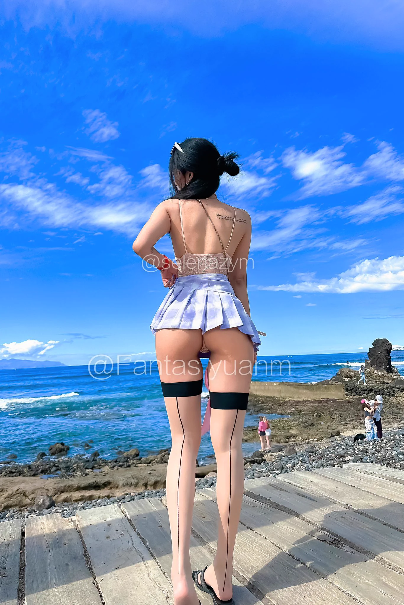 happy international women’s day💙希望女生可以随心所欲地穿喜欢的吊带短裙 现实生活和虚拟世界都不再被困在荡妇羞辱里 https://t.co/ApTlPgwJcJ