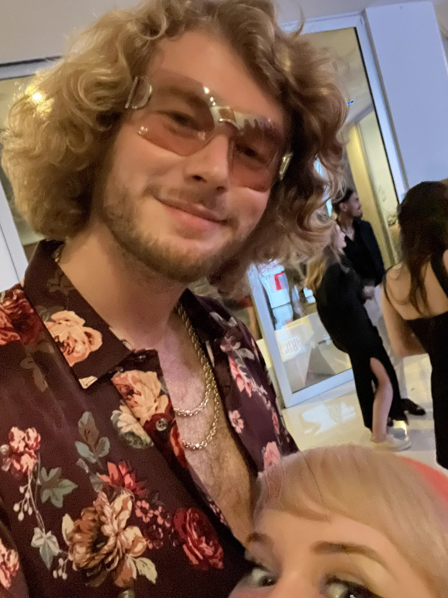 why are these the only pictures I have in my camera roll from the afterparty https://t.co/iMwmJjGNbj
