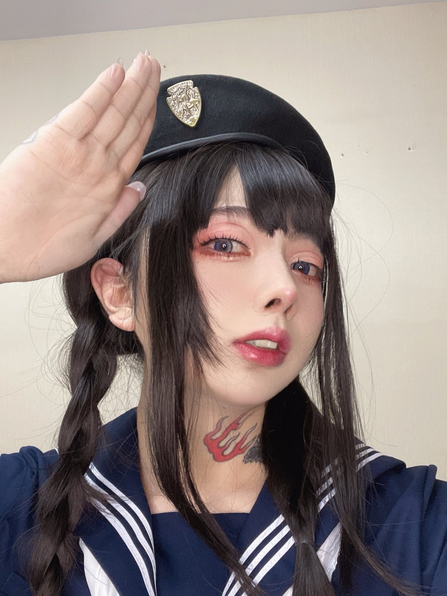“你不会真的喜欢我吧？那可真让人恶心的。”

#伪娘 #女装子 #男の娘 #crossdresser #sissy #cd https://t.co/H6ULsPsh79