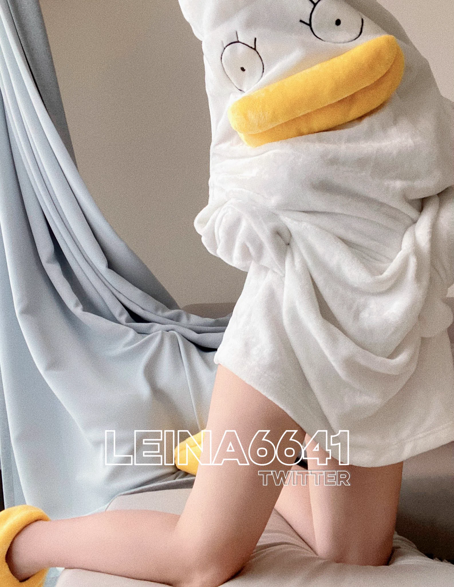 一隻鴨鴨能有什麼壞心思呢？猜猜看🥵晚上照片公布答案#台中 #色鴨鴨 https://t.co/JTgmRBnJ1k