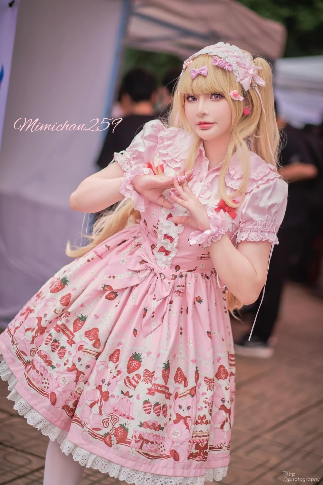 Strawberry Lolita is so cute. Do you like strawberries too? 🍓 💕💕#tweetshiftbot https://t.co/OmpJjP96du