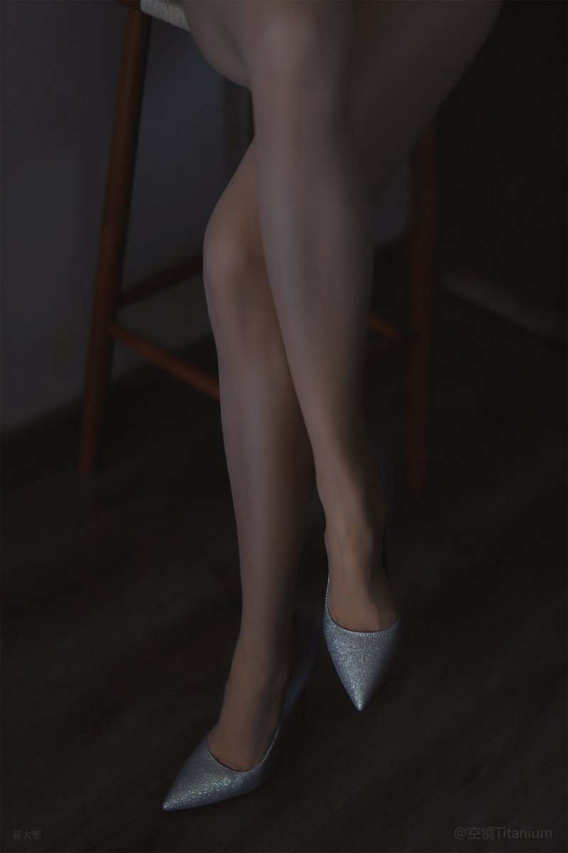 “躯体是被世俗杀死的空壳”

出镜：@UUUlanda
摄影：@kjtitanium_

#私房约拍 #写真 https://t.co/RjvNoW0BWe