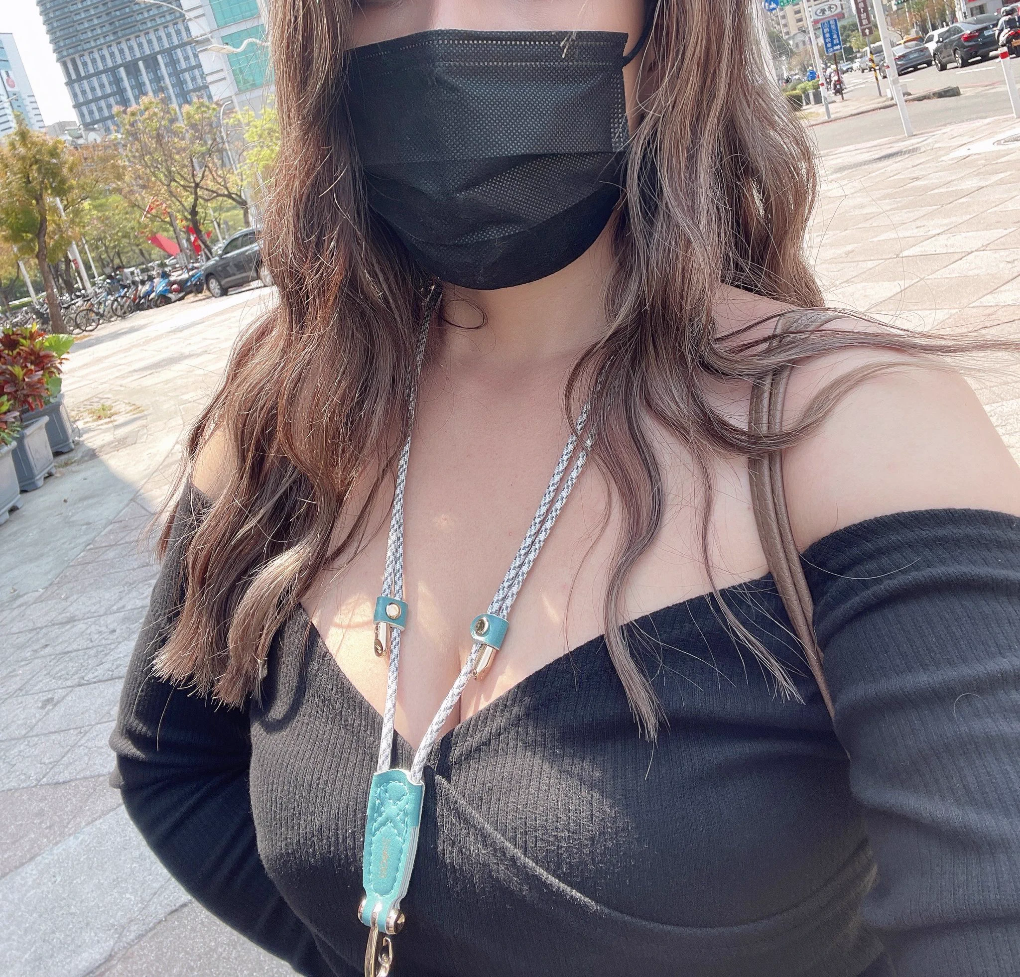 覺得自己意外蠻適合這髮型的 https://t.co/NBtjpaalin