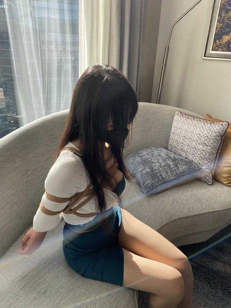 这周在上海 ，有带绳子 #约绳 #捆绑 #绳缚 https://t.co/iOF0b4rz28