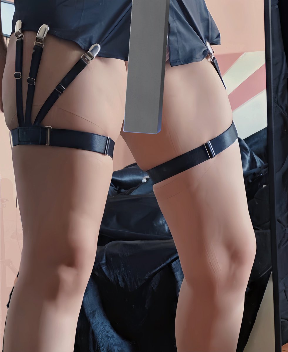 西装革履的背后是这样的 https://t.co/otYOWbNvF9