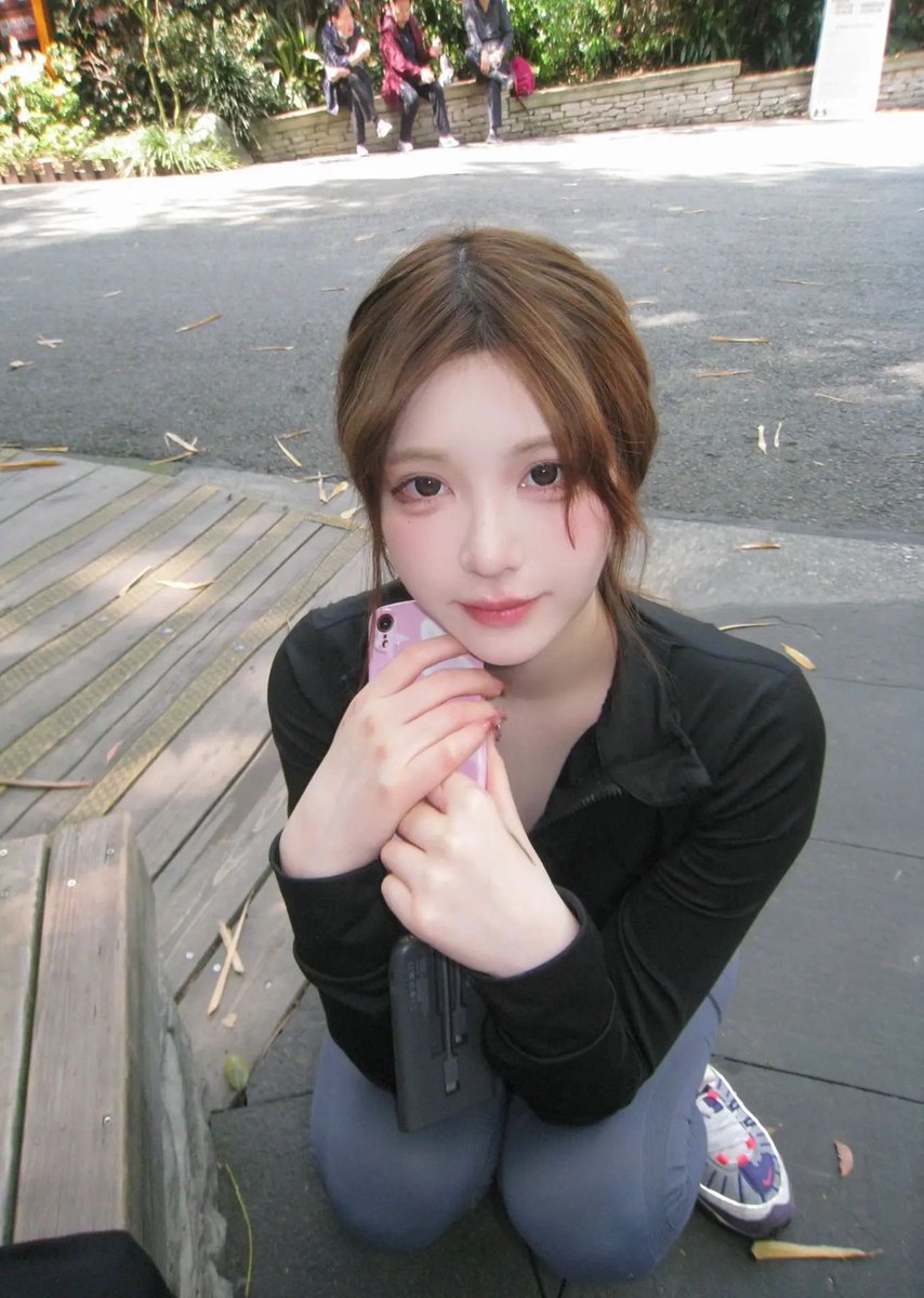 今晚有空一起睡觉嘛？ https://t.co/JaGtloAbWS