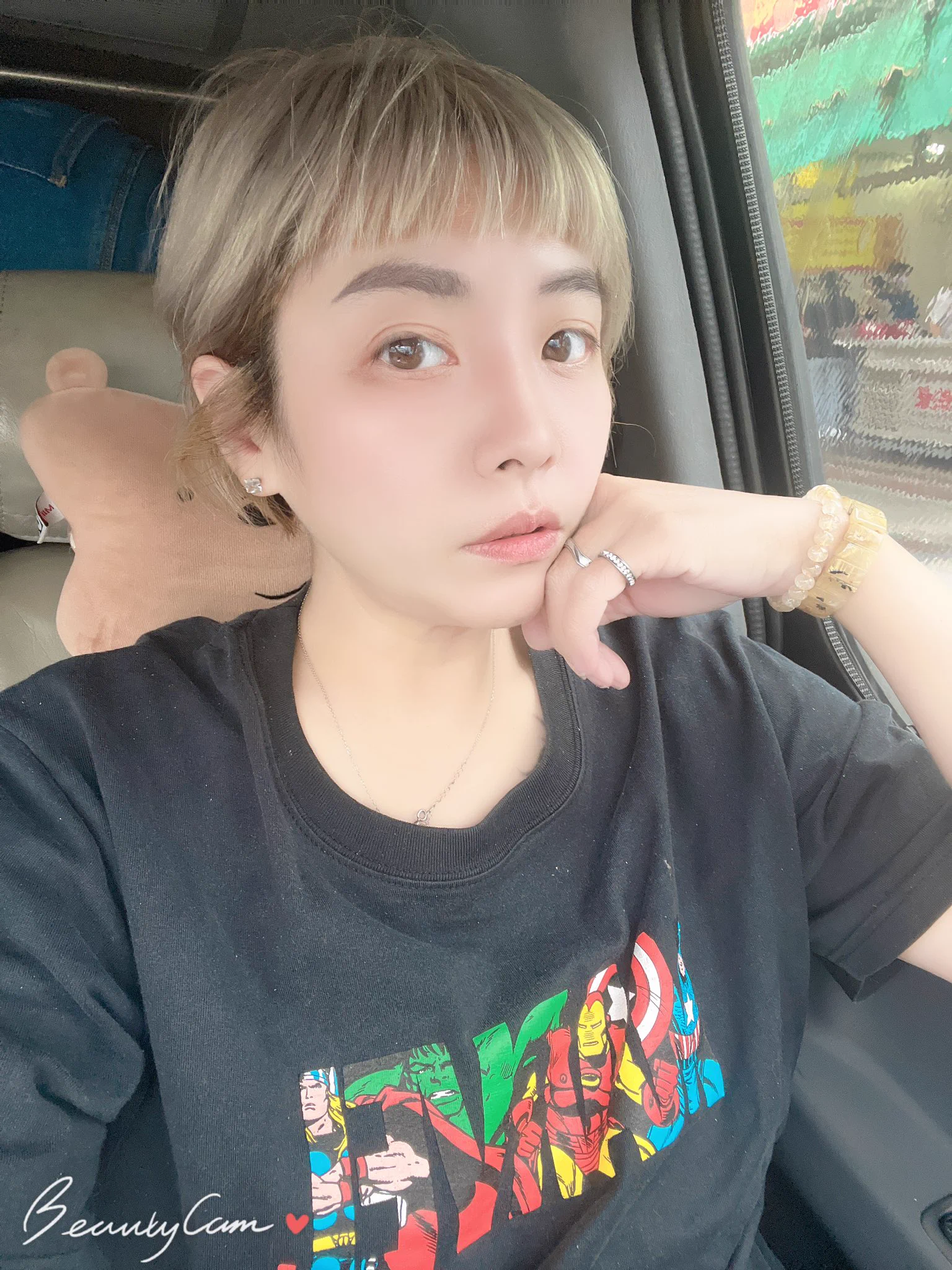 下班等吃晚餐🥣 累🥱 每天都凌晨三點起床感覺我的靈魂快飛走了！ https://t.co/9pw5WhWiQX