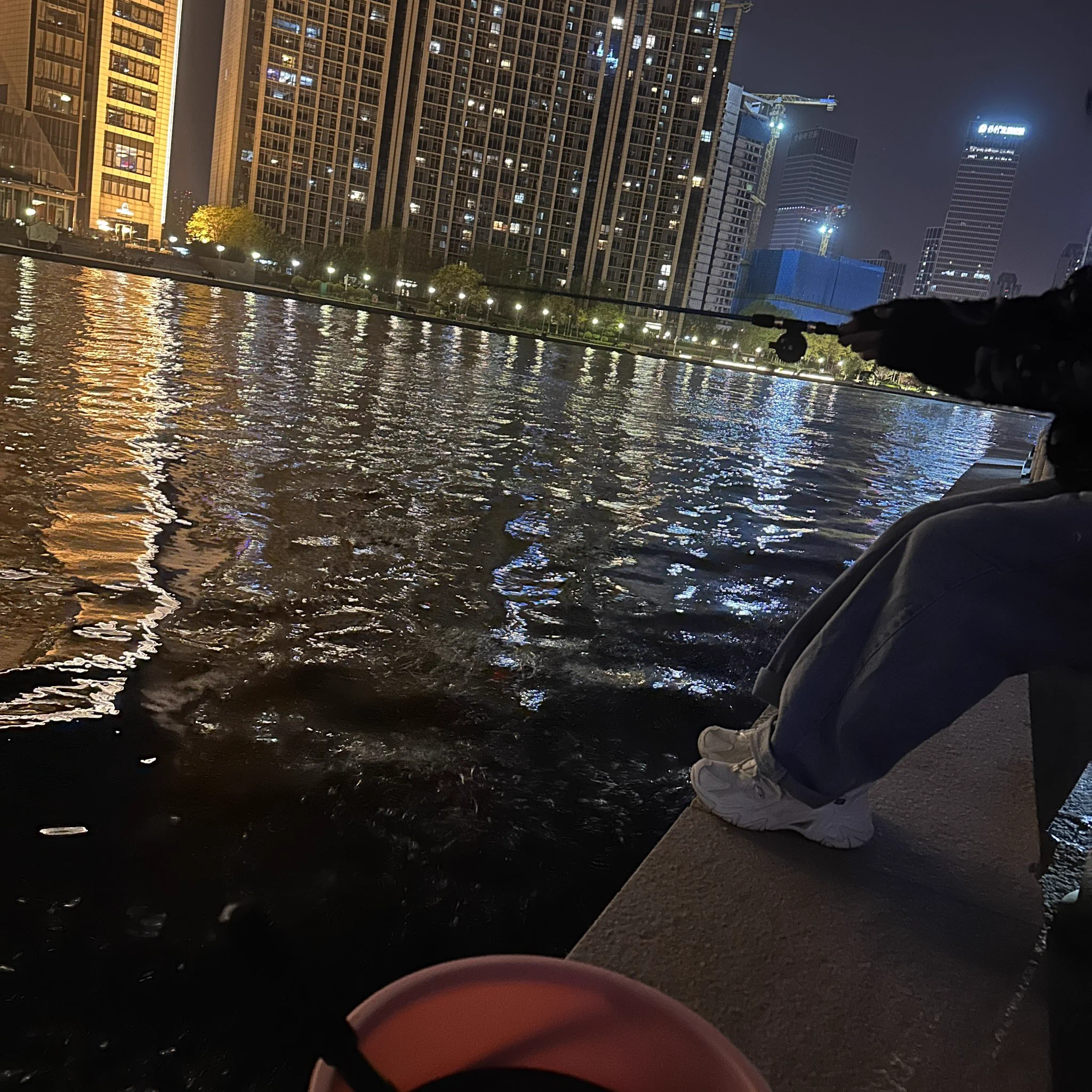 友友们 有没有什么新手钓鱼的鱼竿小套组 给我甩甩链接 谢谢∙̆.̯∙̆ https://t.co/WGbseBradP