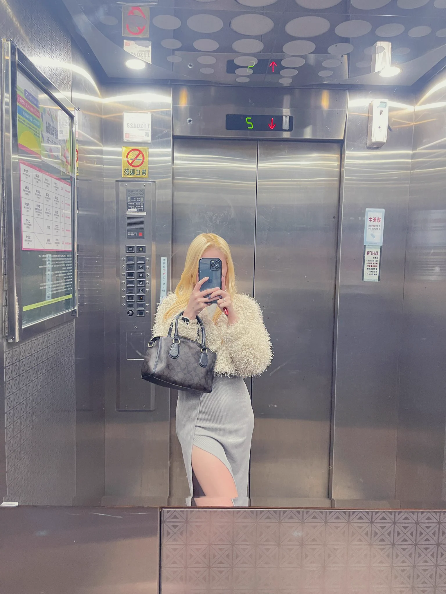 這51勞動節 是時候約我動一動了吧？有人在台中嗎？#夫妻 #情侶 #台中 #半夜咖 https://t.co/9D7kLm7sJm