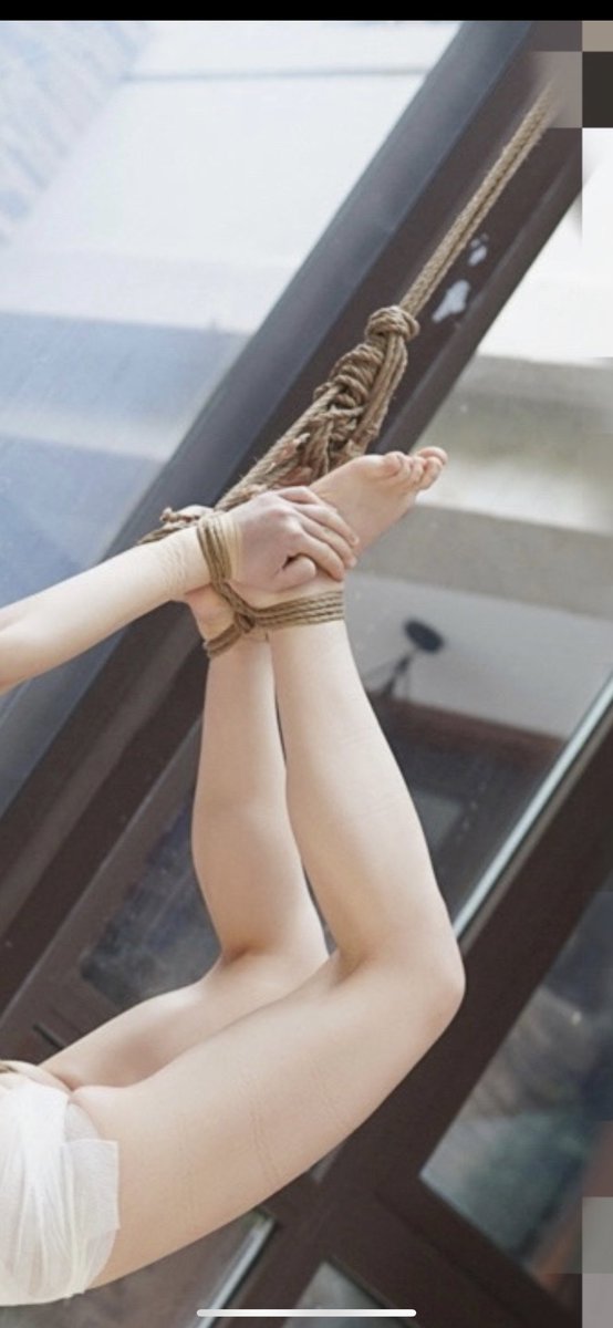 变色的手
（原来这叫反向驷马👀
#捆绑 #绳缚 #吊缚 https://t.co/ej711Gwchm