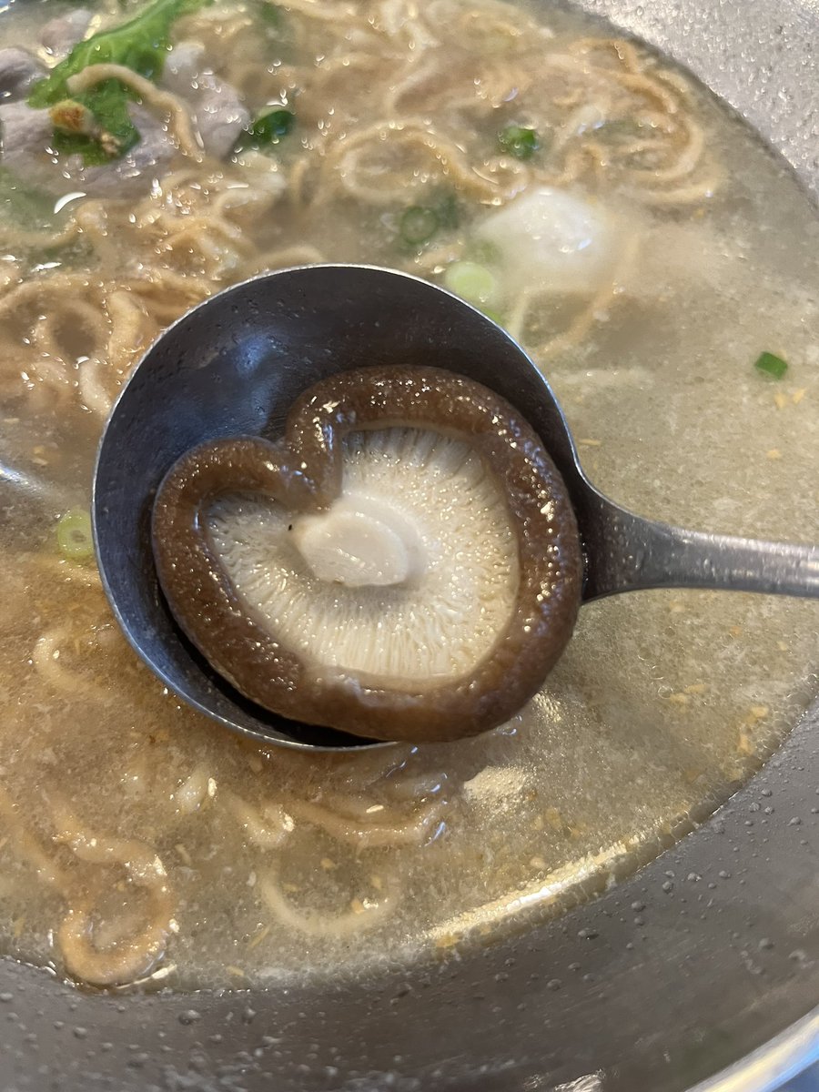 連香菇都變成愛你的形狀ㄌ https://t.co/cTqwDtjt9Q