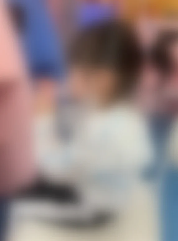 帶她來做霧化吸入都會學着自己拿着吸入了這就是所謂窮人家的孩子早當家嗎 https://t.co/EnC7KSeWRC