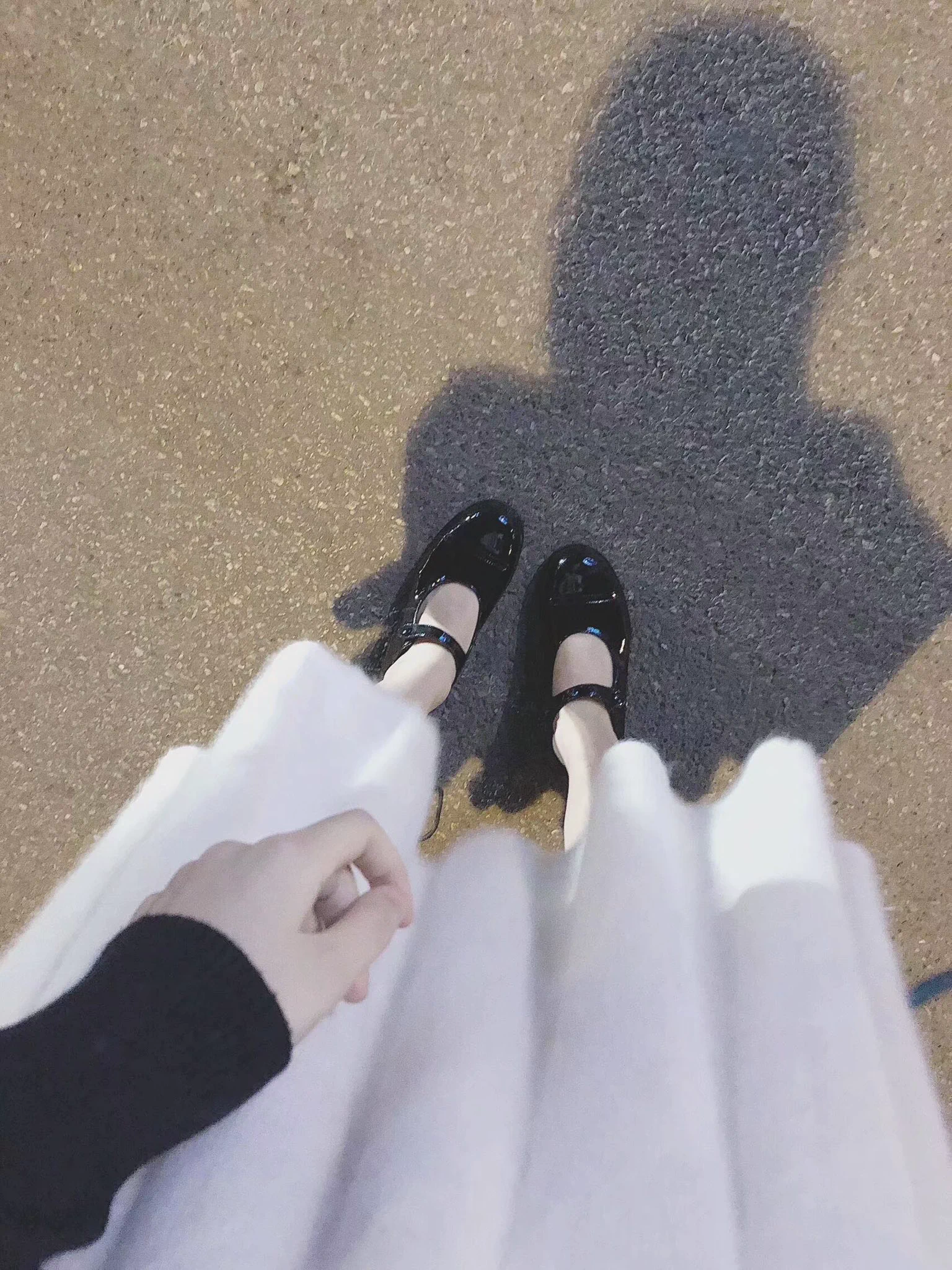 上了大学后我一年四季都穿裙子👗（除了舞蹈课）我也不知道为啥 反正好喜欢穿裙子 https://t.co/0scFNDblWF