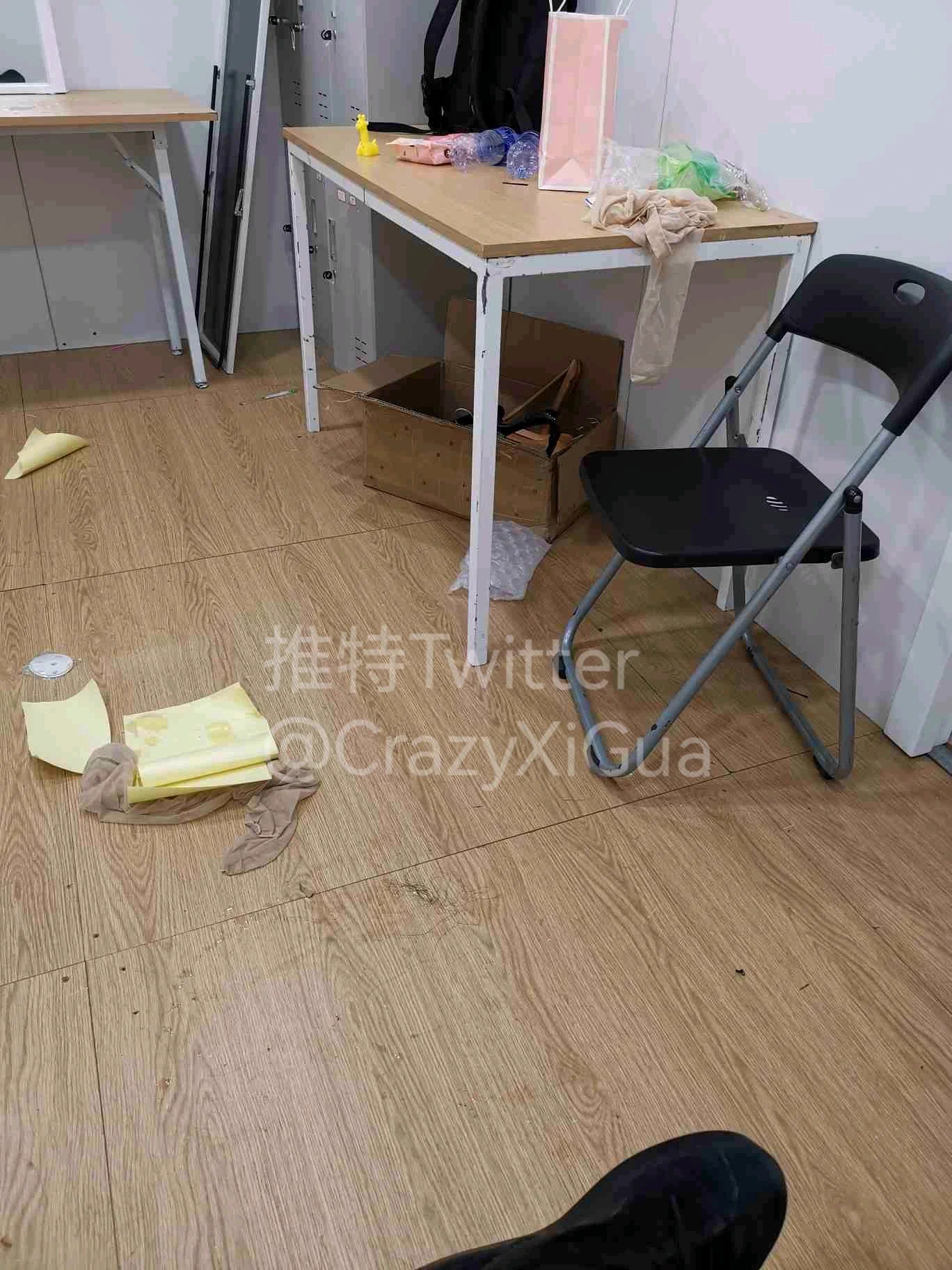 车展礼仪原味薄肉丝，有几双，直接后台蹲守获得，有偿，费用不高。需要的请私信我获取方法及邮寄地址，顺丰发出！＃丝袜 #原味丝袜 #原味 #肉丝 https://t.co/AFSqe4GKf0