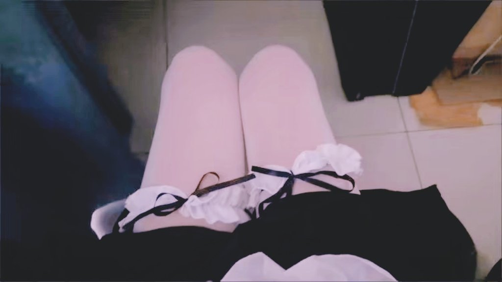 电脑和游戏，那个有我好玩？
#伪娘 #女装 #男の娘 #女仆装 #白丝 #丝袜 #腿环 https://t.co/ANZnNBw3O0