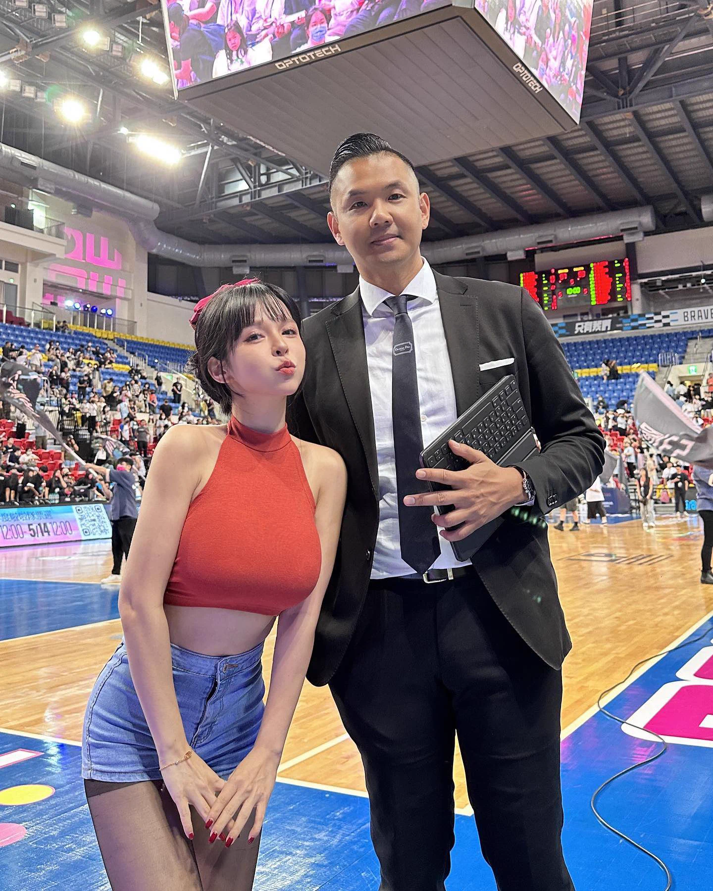 女王cam🫣🏀📷#PLG #PLEAGUE #OhyPLG #OMPLG #籃球 #Basketball#Taiwan #TFB #NTK #TYP #HJL #FTD #KHS #勇士 #國王 #領航猿 #攻城獅 #夢想家 #鋼鐵人 https://t.co/8tHFQ7Zdjy