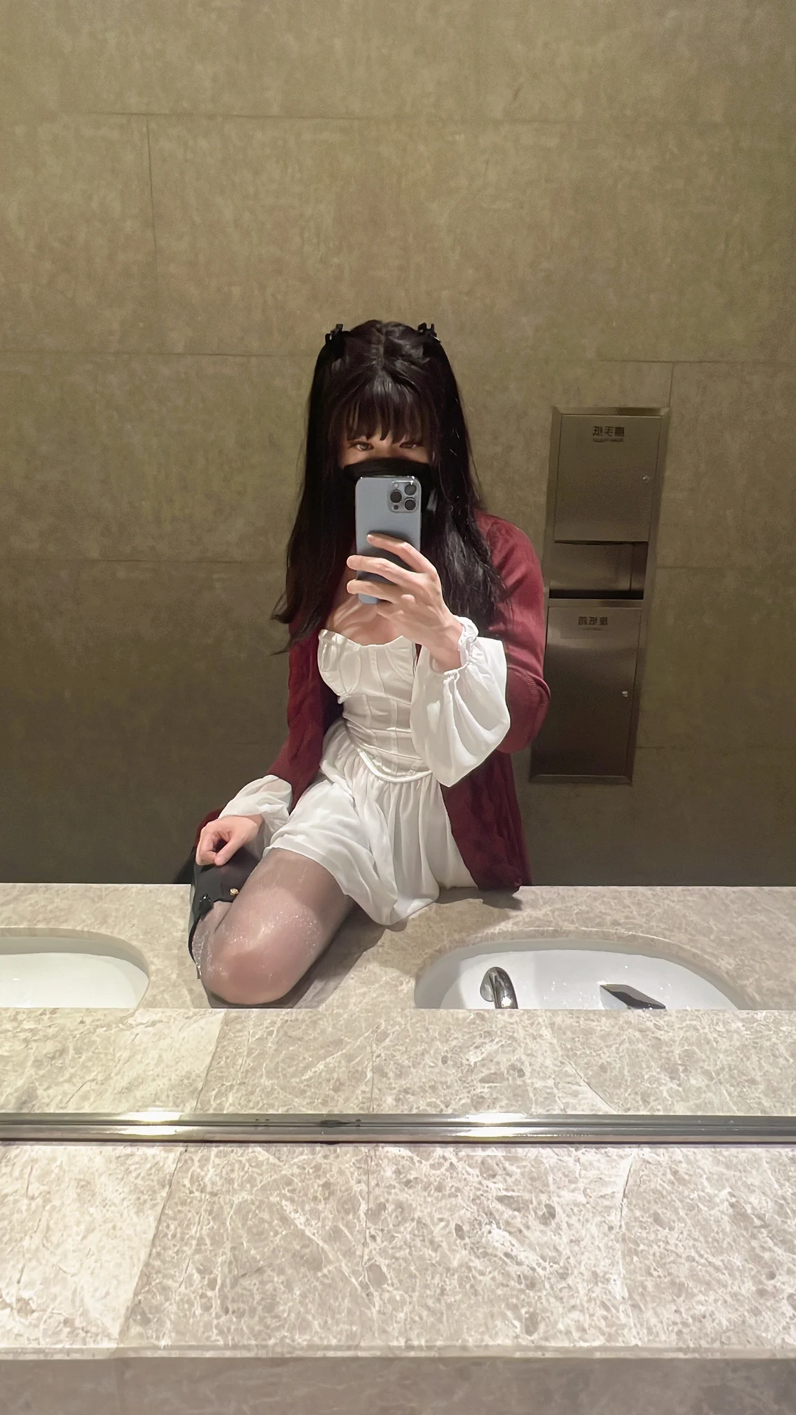 最近超爱这一身，奈子露出来别人盯我看的眼神真的好爽，身体也是蠢蠢欲动，啊哈哈哈 https://t.co/xYdGHB9WcX