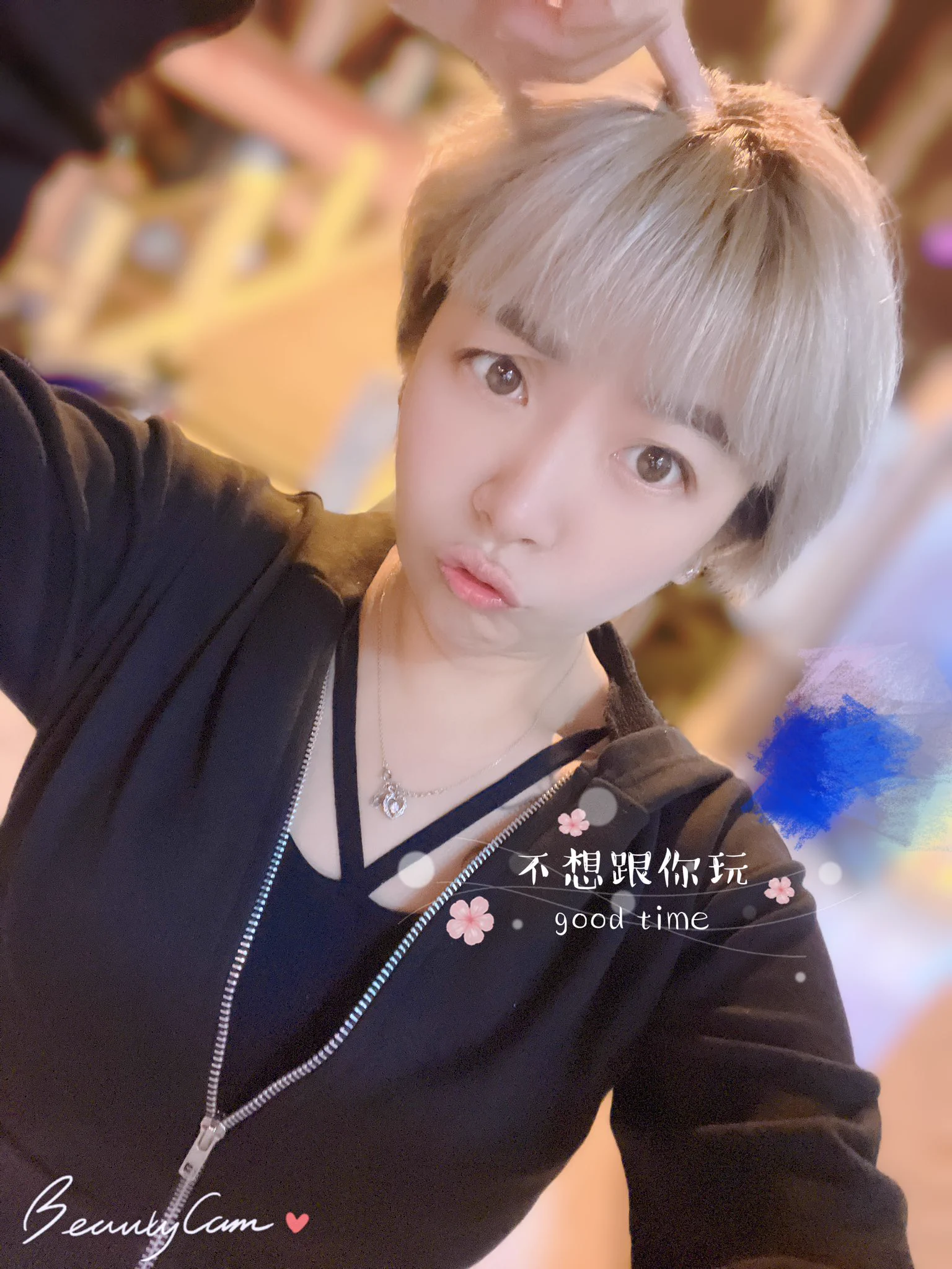準備出發上班日常好久沒有穿這件胖嘟嘟的肚肚 https://t.co/DeFc7WCykQ